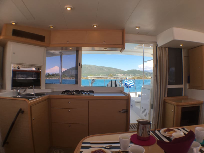 Lefkada Katamaran 5 Kabine 9 Liegeplätze 9 Gäste 11.97 m Nummer des Inserats: #14103 3