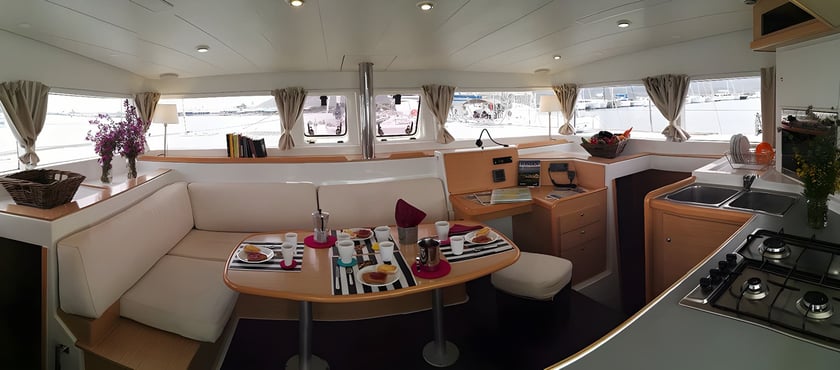 Lefkada Katamaran 5 Kabine 9 Liegeplätze 9 Gäste 11.97 m Nummer des Inserats: #14103 4