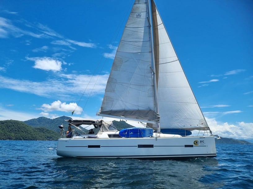 Jacuecanga, Angra dos Reis (RJ) Segelboot 3 Kabine 6 Liegeplätze 6 Gäste 12.35 m Nummer des Inserats: #14104