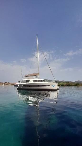 Porto Rotondo - Punta Asfodeli Catamarán Cabina 5  9  literas 9  invitados 13.76 m Número de anuncio: #14108 3