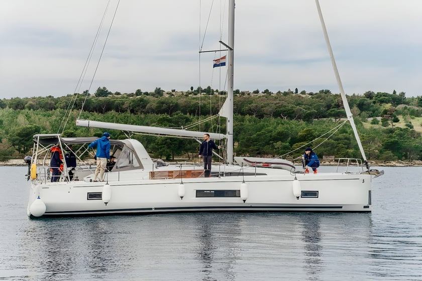 Šibenik Zeilboot Cabine 4  10  slaapplaatsen 10  gasten 14.6 m Lijstnummer: #14115 3