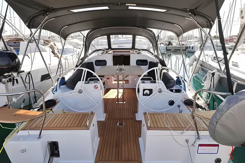 Trogir Segelboot 3 Kabine 8 Liegeplätze 8 Gäste 11.9 m Nummer des Inserats: #14132 4
