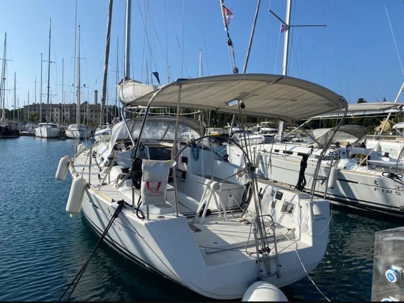 Pula Yelkenli 2 kabin Konaklama 4 kişi Seyir 4 kişi 10.65 m İlan No: #14150