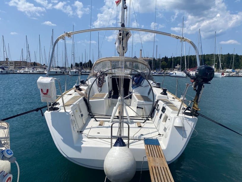 Pula Yelkenli 2 kabin Konaklama 4 kişi Seyir 4 kişi 10.65 m İlan No: #14151