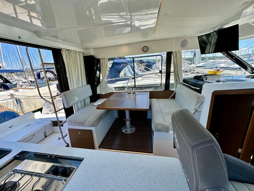 Drage Motorboot 3 Kabine 8 Liegeplätze 8 Gäste 10.5 m Nummer des Inserats: #14158 2