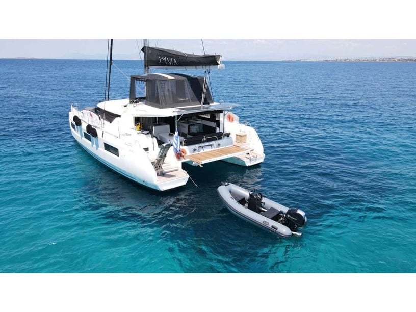 Piraeus Catamaran 4 cabin 8 berths 12 guests 13.99 m Listing Number: #14191 2