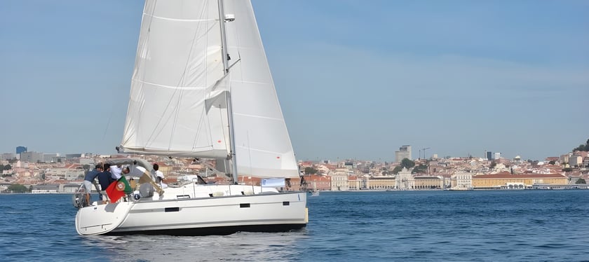 Lisbonne Voilier Cabine 3  Couchettes 7  Invités 7  12.49 m Numéro de l'annonce: #14194 3