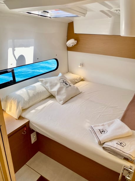 Ibiza Catamaran 4 cabin 8 berths 8 guests 11.33 m Listing Number: #14208 5