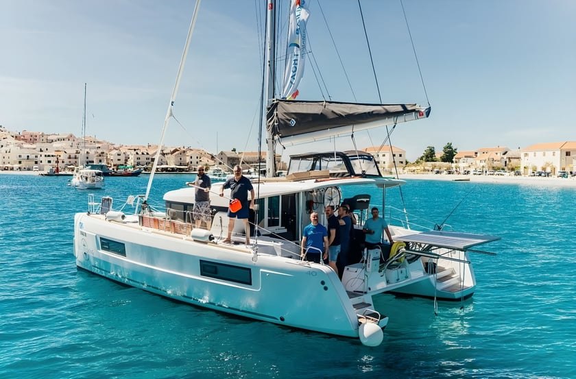 Sibenik Catamaran 6 cabin 12 berths 12 guests 11.74 m Listing Number: #14211