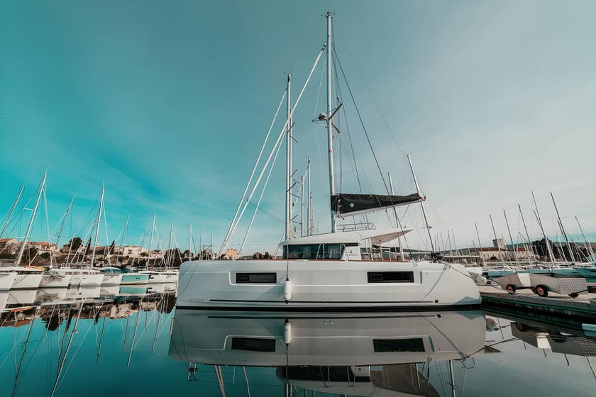 Šibenik Catamaran Cabine 6  12  slaapplaatsen 12  gasten 11.74 m Lijstnummer: #14211 4