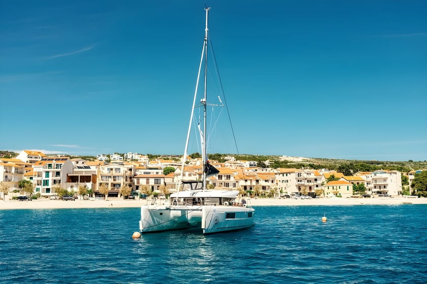 Sibenik Catamaran 6 cabin 12 berths 12 guests 11.74 m Listing Number: #14211 3