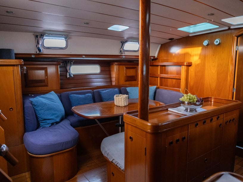 Palermo Zeilboot Cabine 4  8  slaapplaatsen 8  gasten 15.48 m Lijstnummer: #14238 2