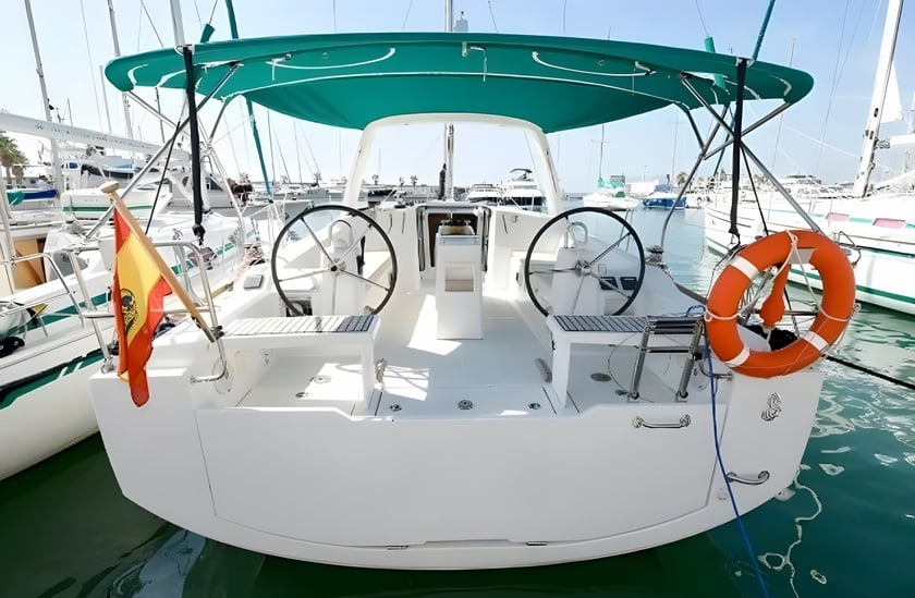 Sitges Sailboat 3 cabin 8 berths 8 guests 11.5 m Listing Number: #14254