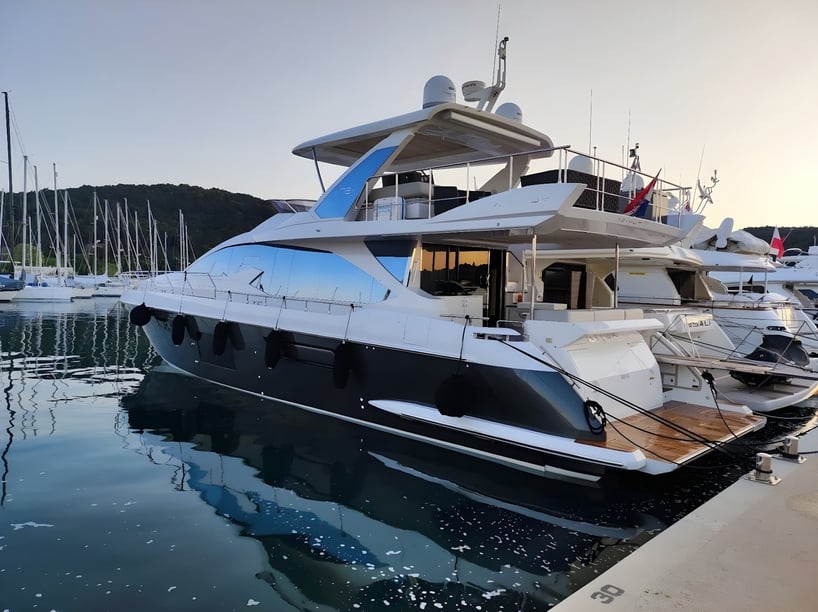 Sukošan Yacht à moteur Cabine 4  Couchettes 8  Invités 8  22.64 m Numéro de l'annonce: #14258 3