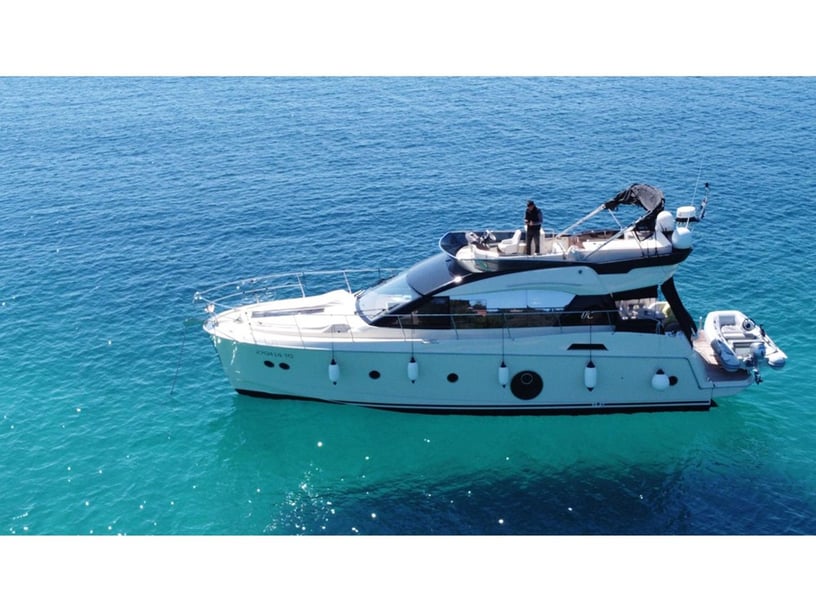 Trogir Motoryacht 3 Kabine 6 Liegeplätze 7 Gäste 15.1 m Nummer des Inserats: #14267