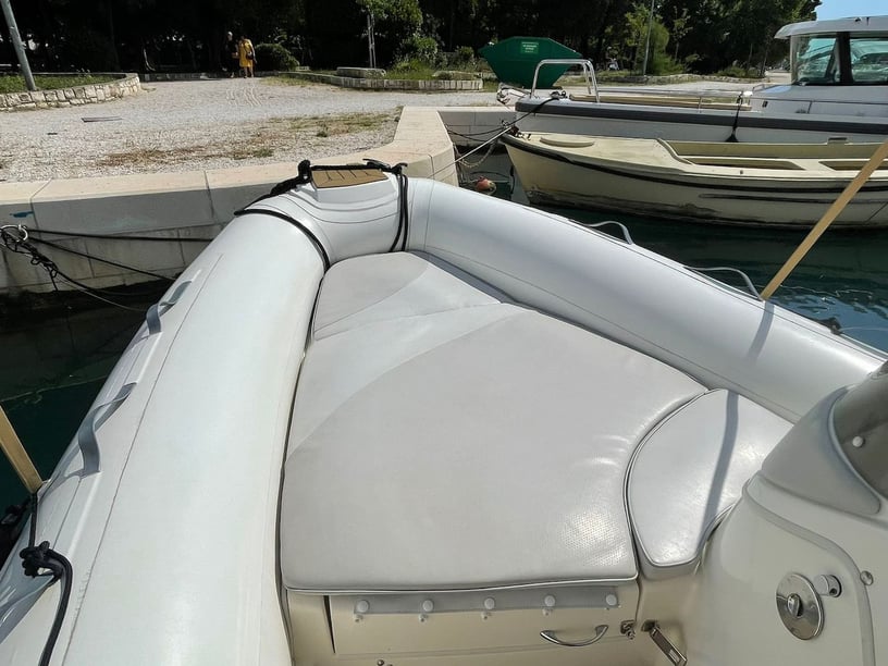 Trogir Bateau à moteur   Invités 6  5.2 m Numéro de l'annonce: #14322 3