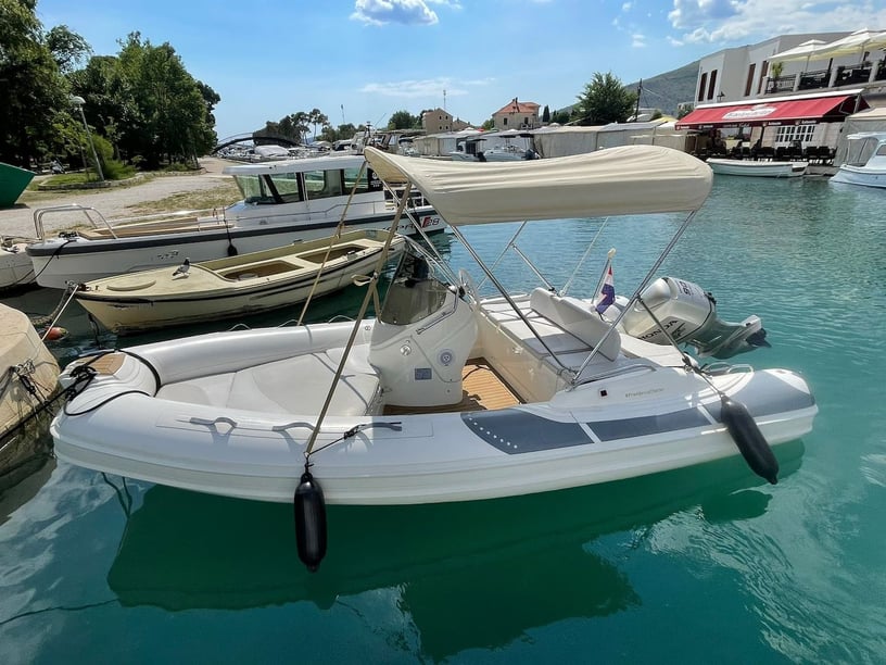 Trogir Bateau à moteur   Invités 6  5.2 m Numéro de l'annonce: #14322