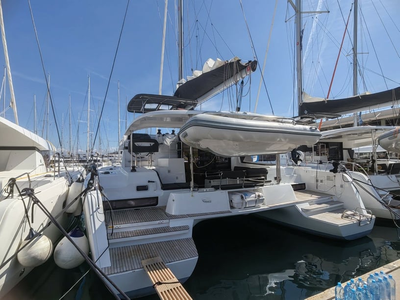 Trogir Catamarano cabina 6  cuccette 12  12  ospiti 12.8 m Numero dell'inserzione: #14324 3