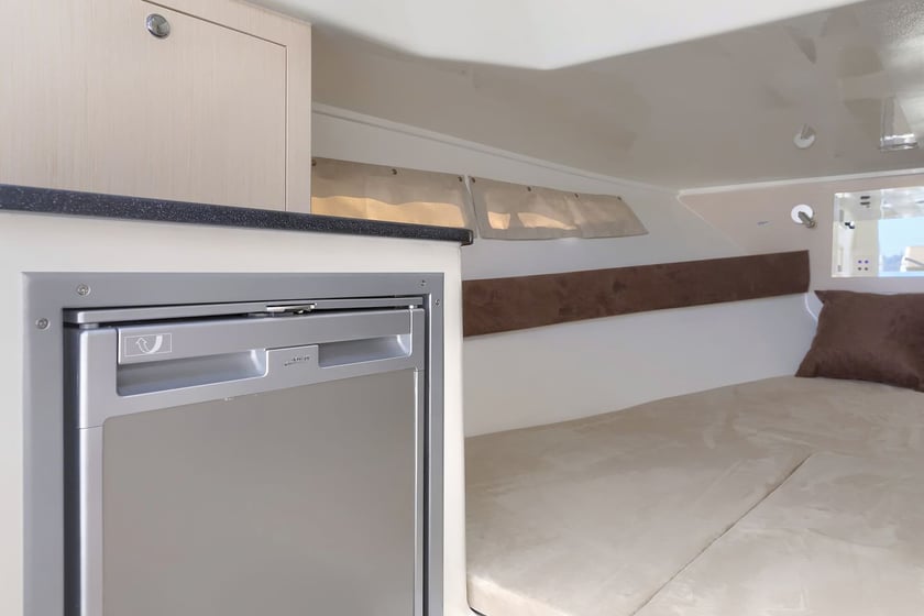 Pula Sürat Teknesi 1 kabin Konaklama 9 kişi Seyir 9 kişi 7.7 m İlan No: #14329 5