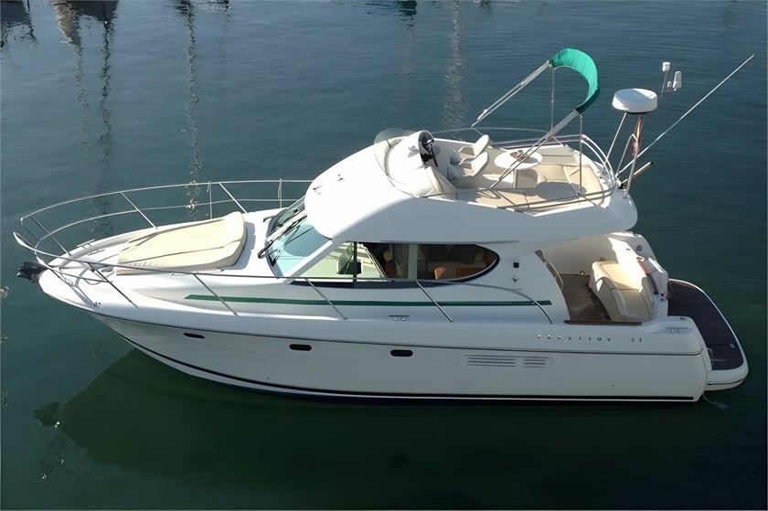 Sitges Motorboot Cabine 2  6  slaapplaatsen 6  gasten 10.4 m Lijstnummer: #14334