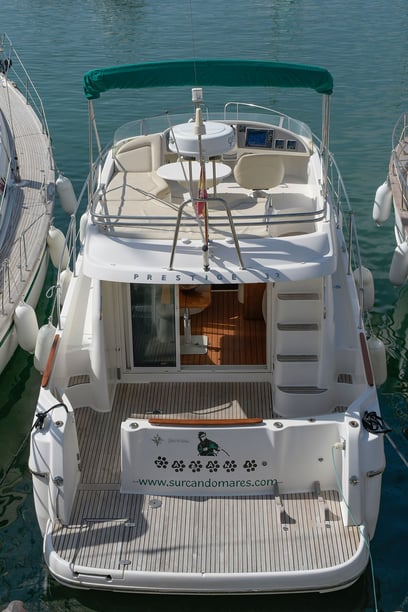 Sitges Motorboat 2 cabin 6 berths 6 guests 10.4 m Listing Number: #14334 3