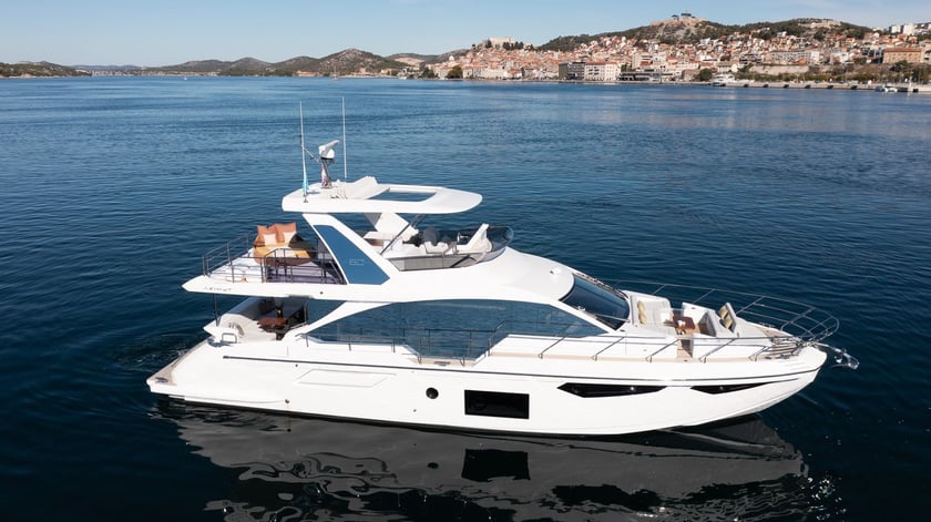 Sibenik Yacht à moteur Cabine 3  Couchettes 8  Invités 8  18.25 m Numéro de l'annonce: #14338 4