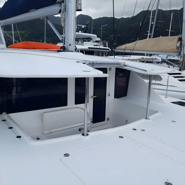 Misschien, Victoria Catamaran Cabine 5  8  slaapplaatsen 8  gasten 13.71 m Lijstnummer: #14366 4