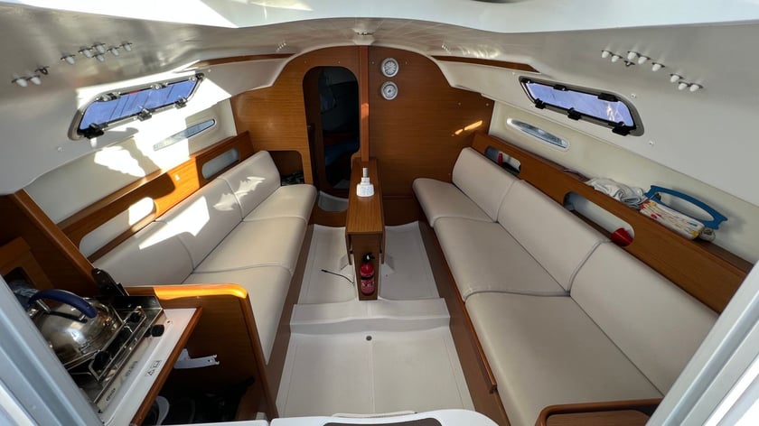 Arzon Zeilboot Cabine 1  4  slaapplaatsen 4  gasten 7.9 m Lijstnummer: #14367 3