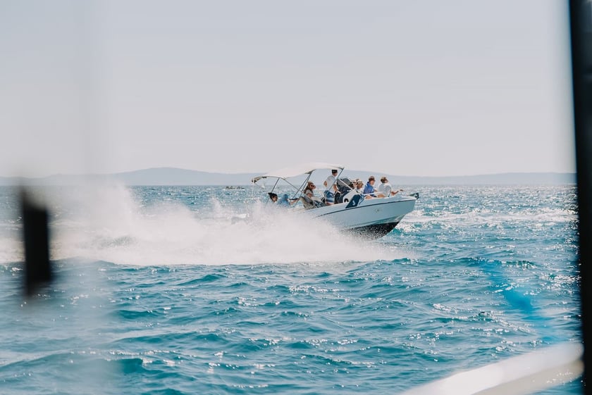 Trogir Bateau à moteur   Invités 8  6.22 m Numéro de l'annonce: #144 3