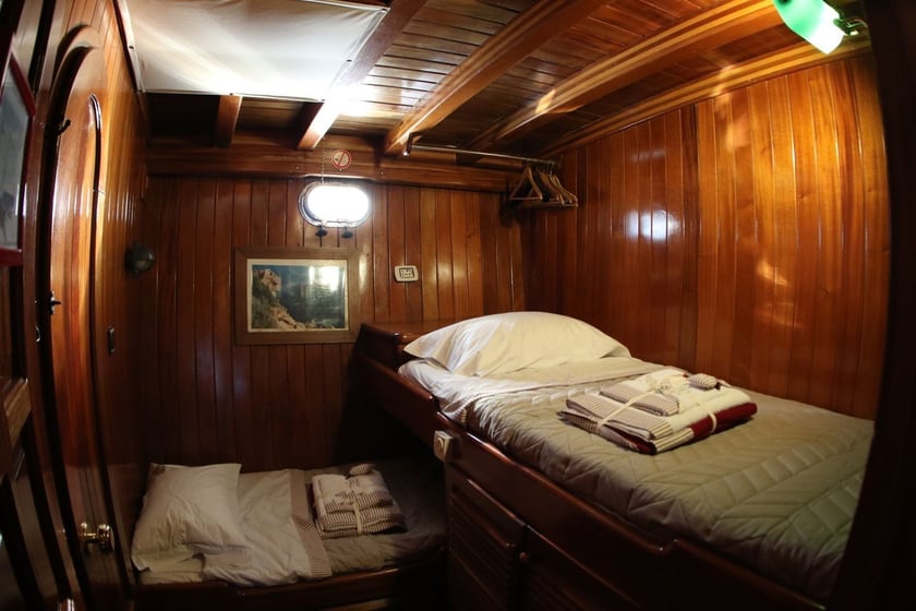 Salerno Gulet Cabine 8  14  slaapplaatsen 14  gasten 28 m Lijstnummer: #14407 3