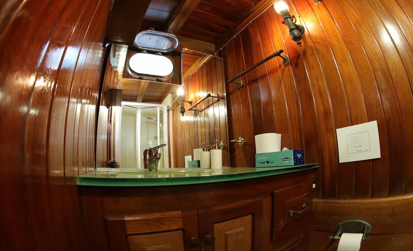 Salerno Gulet Cabine 8  14  slaapplaatsen 14  gasten 28 m Lijstnummer: #14407 5