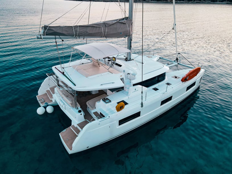 Trogir Catamaran 6 cabin 12 berths 12 guests 13.99 m Listing Number: #14410