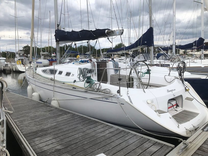 Arzon Zeilboot Cabine 3  7  slaapplaatsen 7  gasten 11.64 m Lijstnummer: #14419