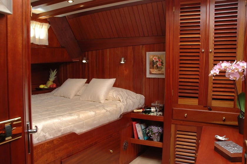 Athens Gulet 8 cabin 20 berths 20 guests 38 m Listing Number: #14424 5