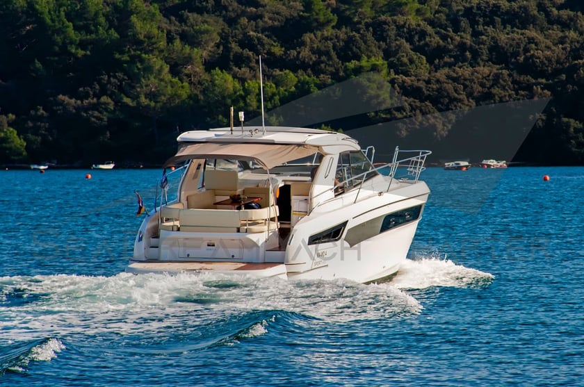 Sukošan Motorboat 2 cabin 4 berths 4 guests 13.29 m Listing Number: #14425 5