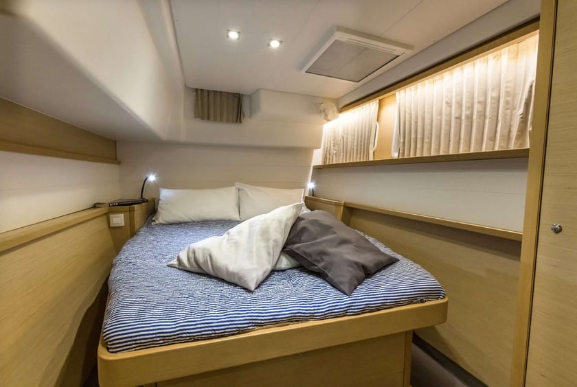 Capo d'Orlando Catamaran Cabine 6  12  slaapplaatsen 12  gasten 13.96 m Lijstnummer: #14426 3