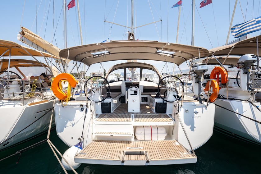 Lavrion Barca a vela cabina 4  cuccette 10  10  ospiti 13.39 m Numero dell'inserzione: #14455