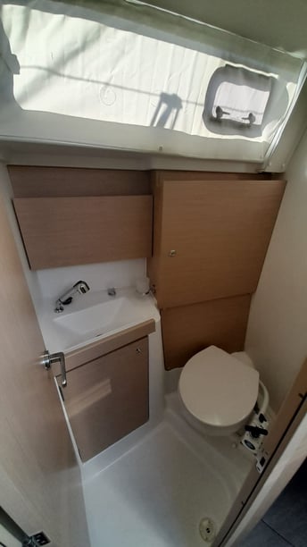 Cambrils Segelboot 3 Kabine 6 Liegeplätze 6 Gäste 11.5 m Nummer des Inserats: #14457 4