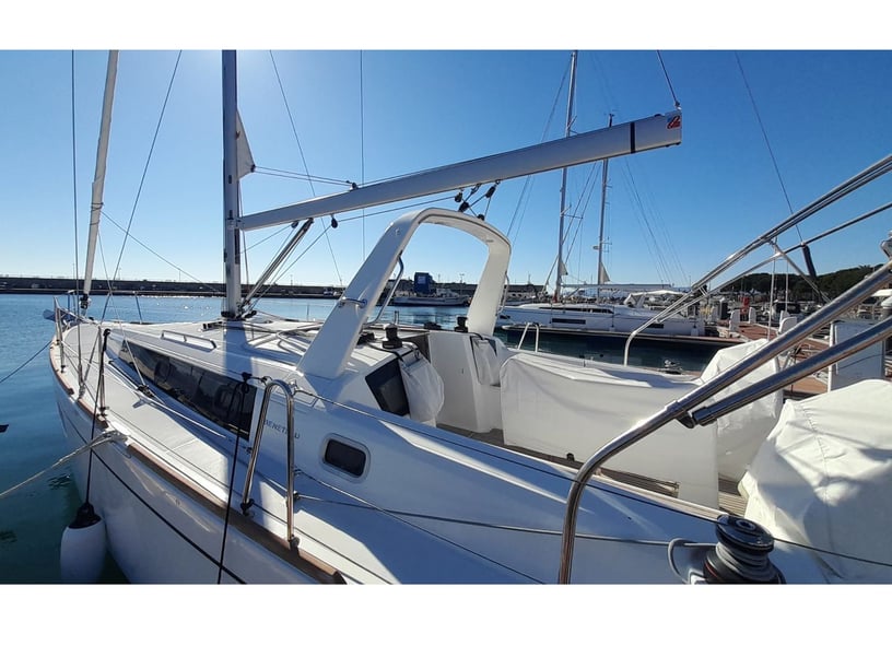 Cambrils Sailboat 3 cabin 6 berths 6 guests 11.5 m Listing Number: #14457