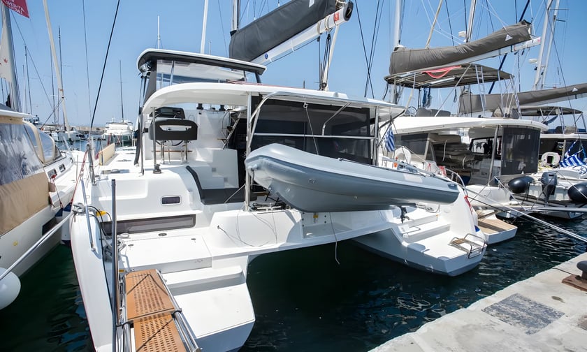 Corfu Catamaran 4 cabin 12 berths 12 guests 12.94 m Listing Number: #14495