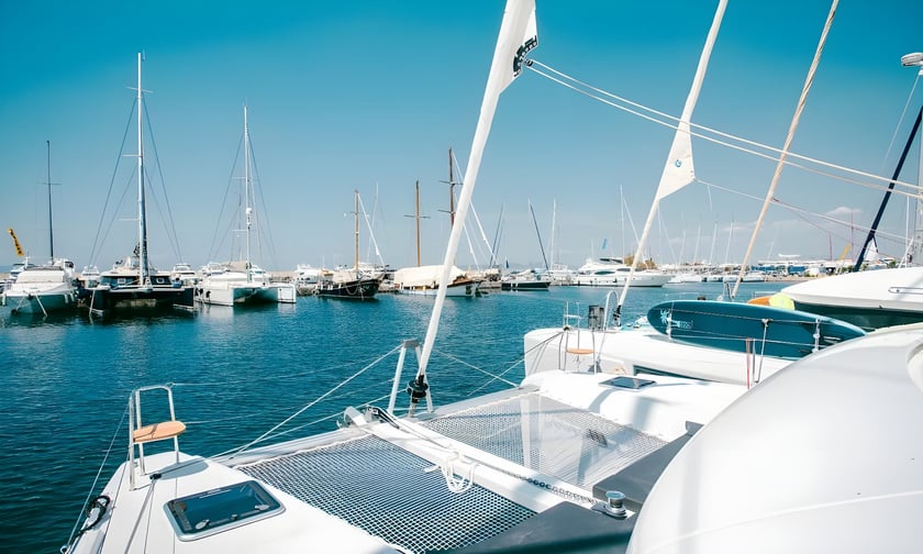 Corfu Catamaran 4 cabin 12 berths 12 guests 12.94 m Listing Number: #14495 5