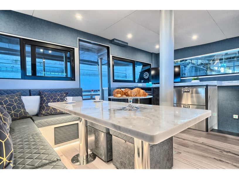 Split Catamaran 6 cabin 10 berths 10 guests 14.9 m Listing Number: #14533 2