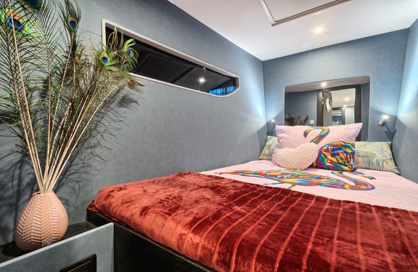 Split Catamaran 6 cabin 10 berths 10 guests 14.9 m Listing Number: #14533 4