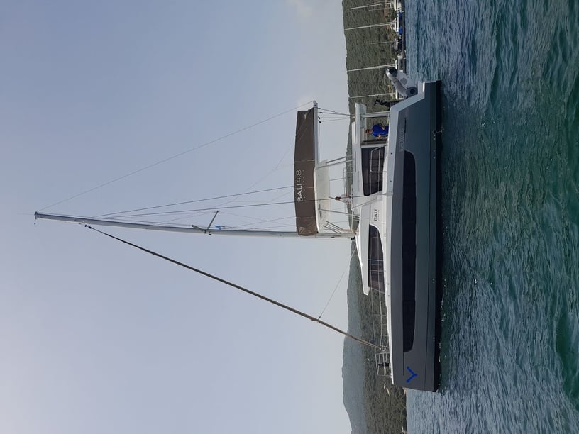 Porto Rotondo - Punta Asfodeli Catamaran Cabine 7  13  slaapplaatsen 13  gasten 14.82 m Lijstnummer: #14579 4