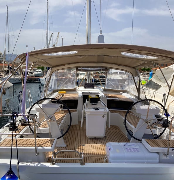 Palermo Zeilboot Cabine 3  8  slaapplaatsen 8  gasten 14.6 m Lijstnummer: #14593