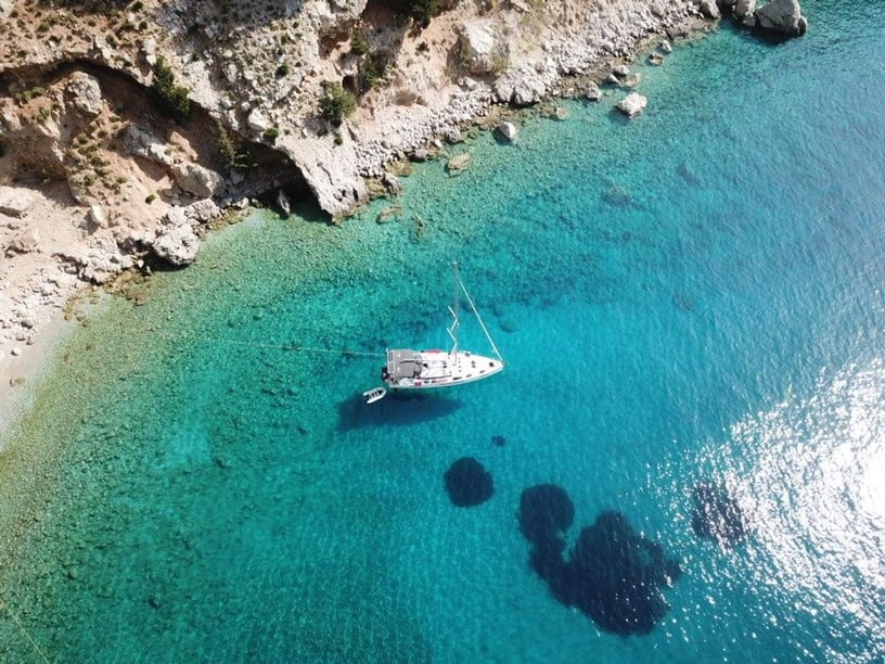 Rodas Velero Cabina 6  12  literas 12  invitados 14.22 m Número de anuncio: #14594 3