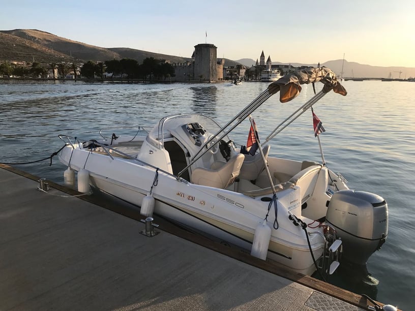 Trogir Bateau à moteur Cabine 1    5.45 m Numéro de l'annonce: #146 5