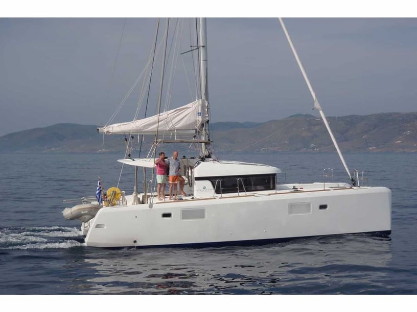Athene Catamaran Cabine 6  10  slaapplaatsen 10  gasten 11.74 m Lijstnummer: #14610