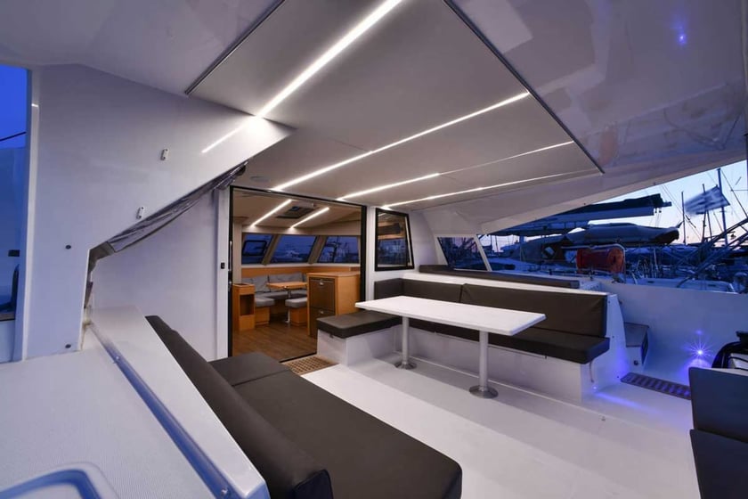 Athen Katamaran 6 Kabine 12 Liegeplätze 12 Gäste 13.71 m Nummer des Inserats: #14617 5