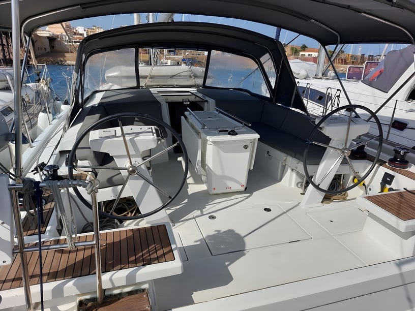 Lavrion Sailboat 5 cabin 10 berths 10 guests 14.6 m Listing Number: #14632 3